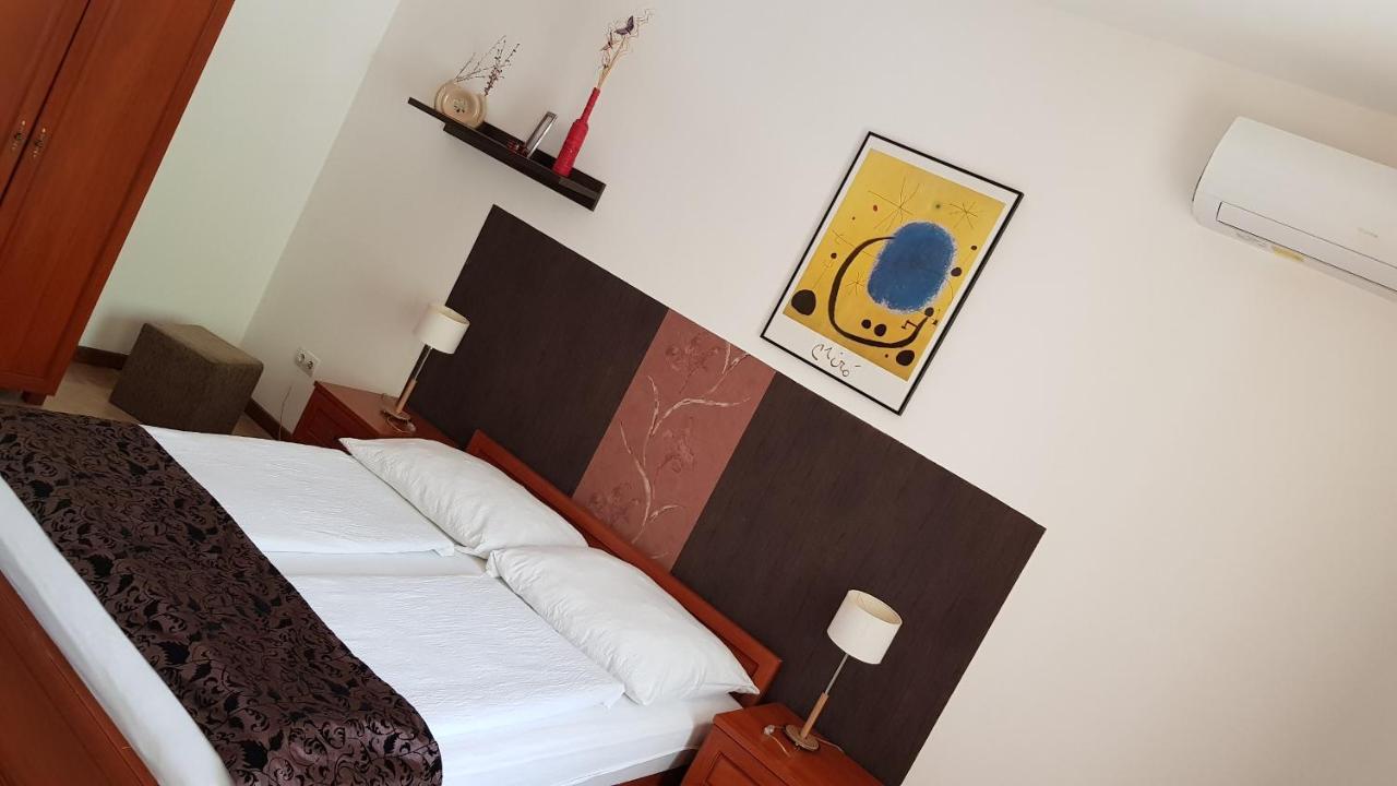 Aquarius Vendeghaz Hotel Szeged Bagian luar foto