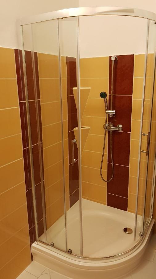 Aquarius Vendeghaz Hotel Szeged Bagian luar foto