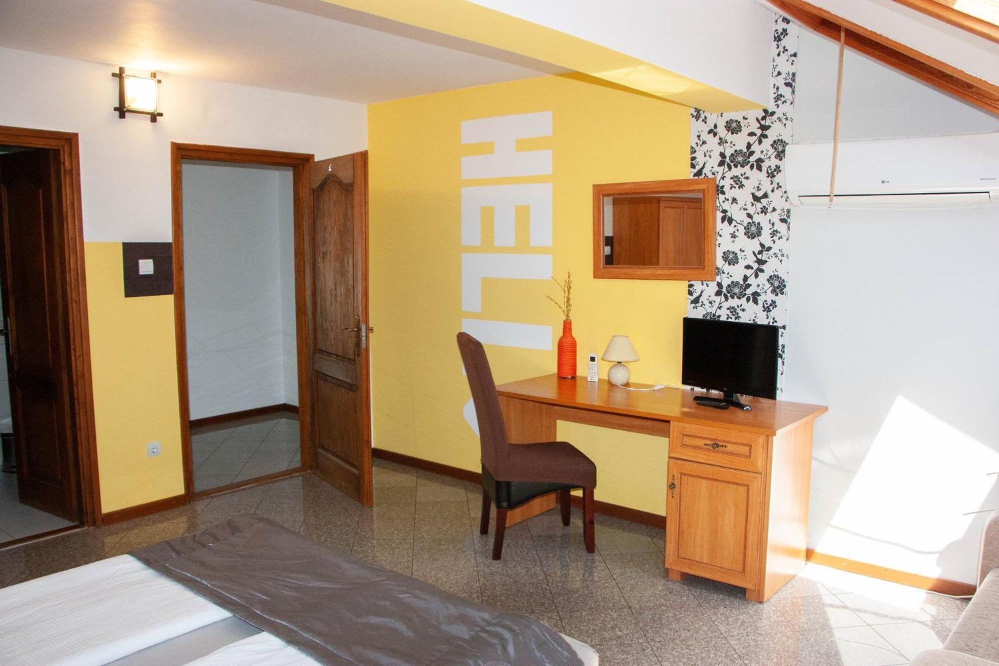 Aquarius Vendeghaz Hotel Szeged Bagian luar foto