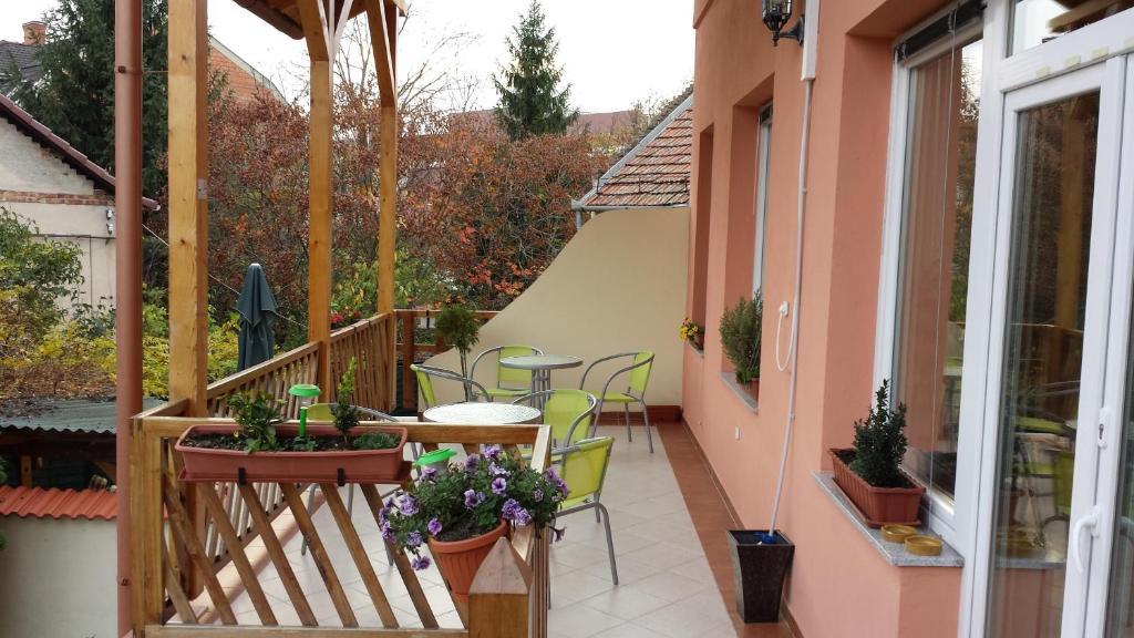 Aquarius Vendeghaz Hotel Szeged Bagian luar foto
