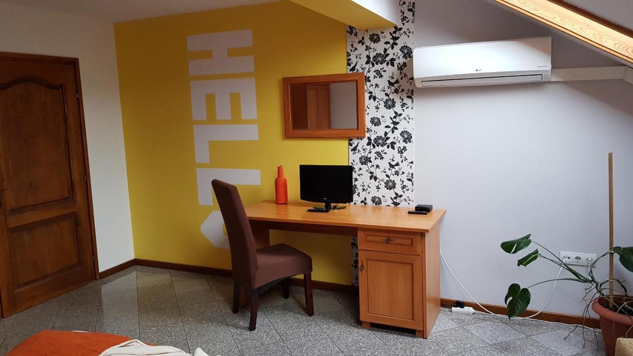 Aquarius Vendeghaz Hotel Szeged Bagian luar foto